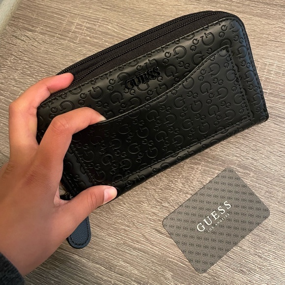 Guess Black Wallet - Picture 4 of 8